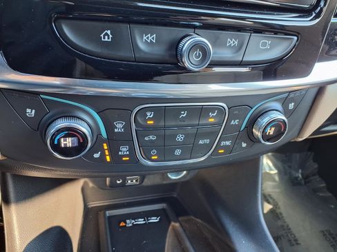 Used 2023 Chevrolet Traverse Premier image 6