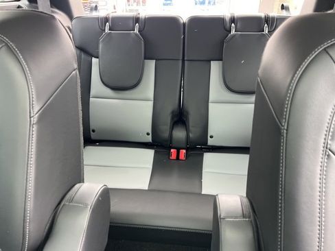 Used 2023 Ford Explorer XLT w/ Equipment Group 202A image 19