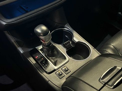 Used 2018 Toyota Highlander SE image 23