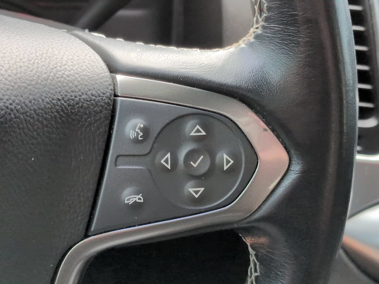 Used 2020 Chevrolet Tahoe LT AWD/4WD image 28