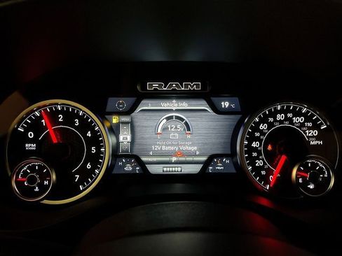 New 2026 RAM 1500 4x4 Crew Cab image 17
