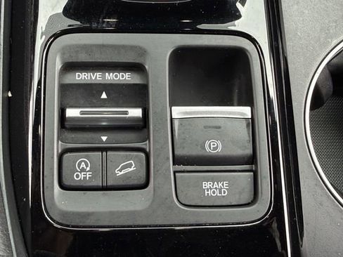 Used 2025 Honda Pilot Sport image 22