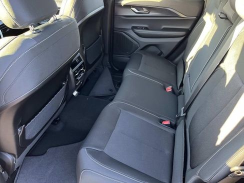 New 2025 Jeep Grand Cherokee Laredo X w/ Luxury Tech Group I image 19