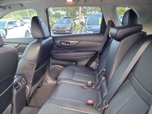 Used 2016 Nissan Rogue SL w/ SL Premium Package FWD image 14