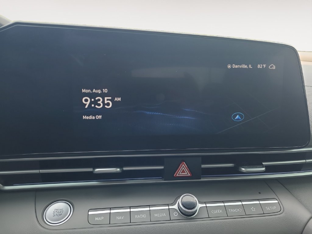 Used 2024 Hyundai Elantra SEL w/ Convenience Package FWD image 19