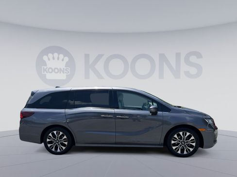 Used 2025 Honda Odyssey Elite image 8