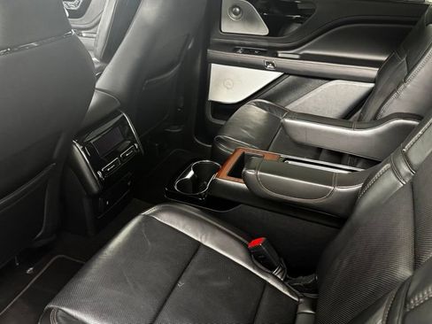 Used 2021 Lincoln Aviator Reserve w/ Equipment Group 210A AWD/4WD image 15