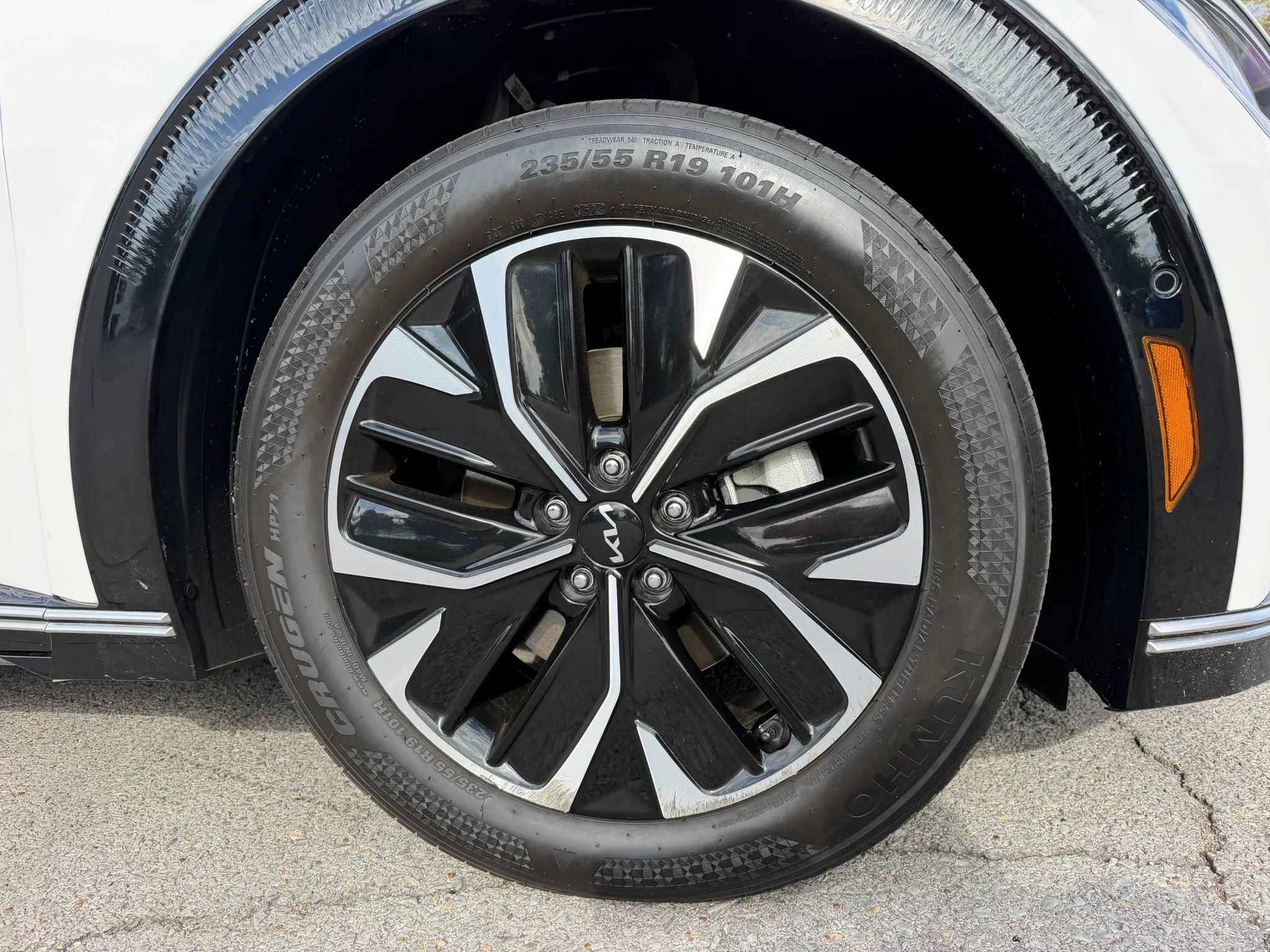 Used 2023 Kia EV6 Wind w/ Wind Technology Package RWD image 10