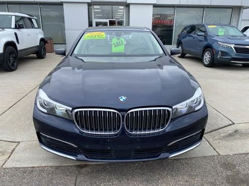 Used 2018 BMW 740i xDrive image 11