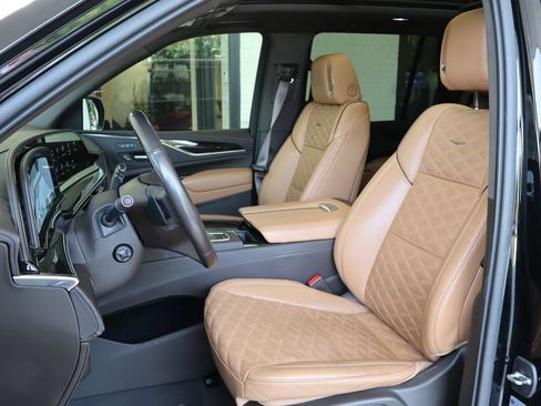 Used 2021 Cadillac Escalade Premium Luxury w/ Driver Assist Tech Package AWD/4WD image 20