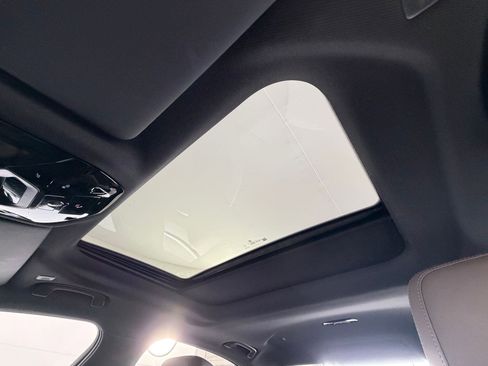 Used 2025 BMW 530i image 15