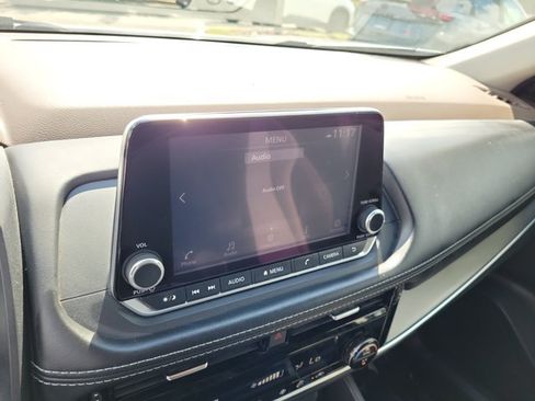 Used 2023 Nissan Rogue SV FWD image 28