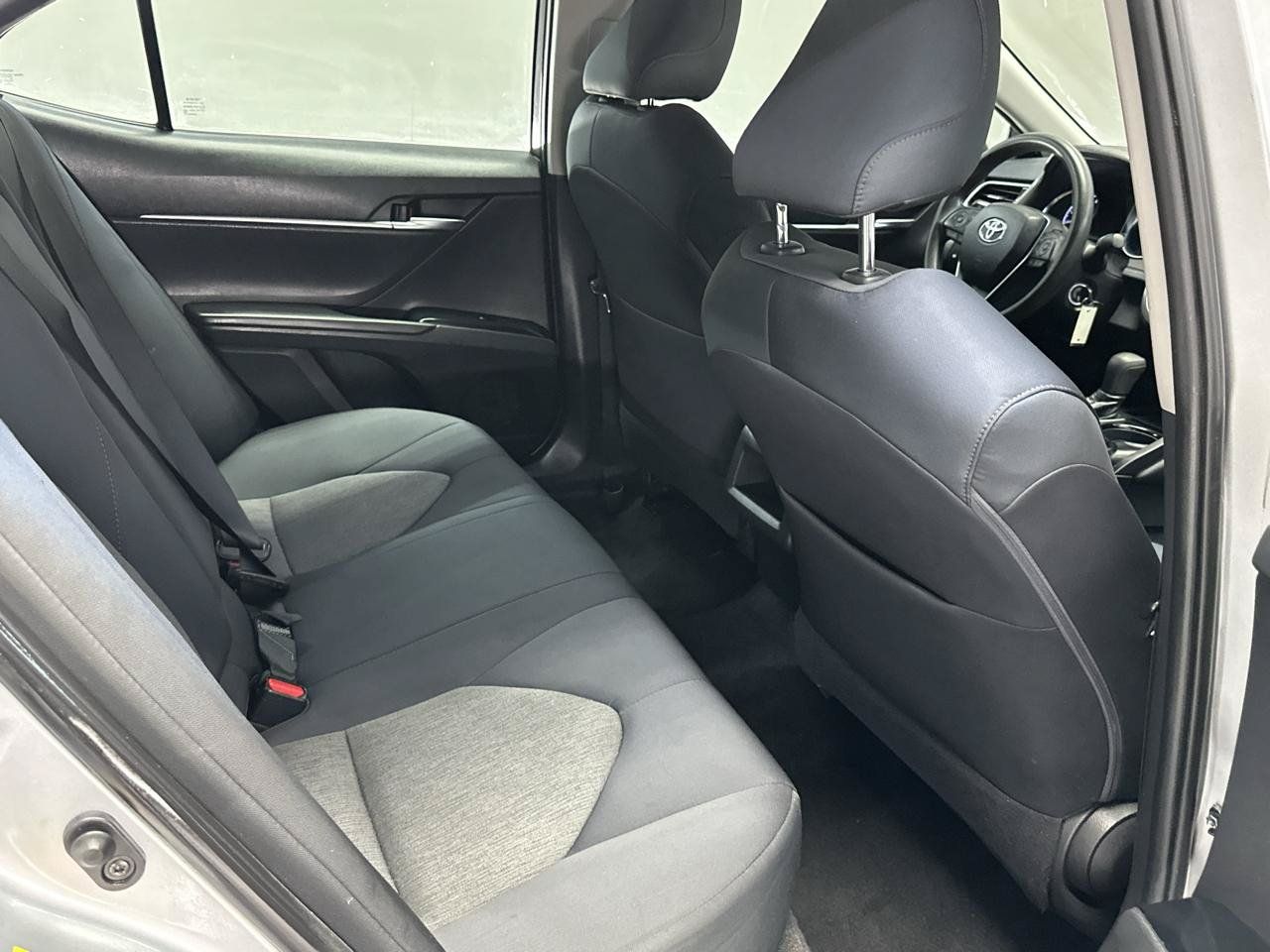 Used 2018 Toyota Camry LE FWD image 13