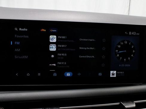 Used 2025 Hyundai Santa Cruz SEL FWD image 3
