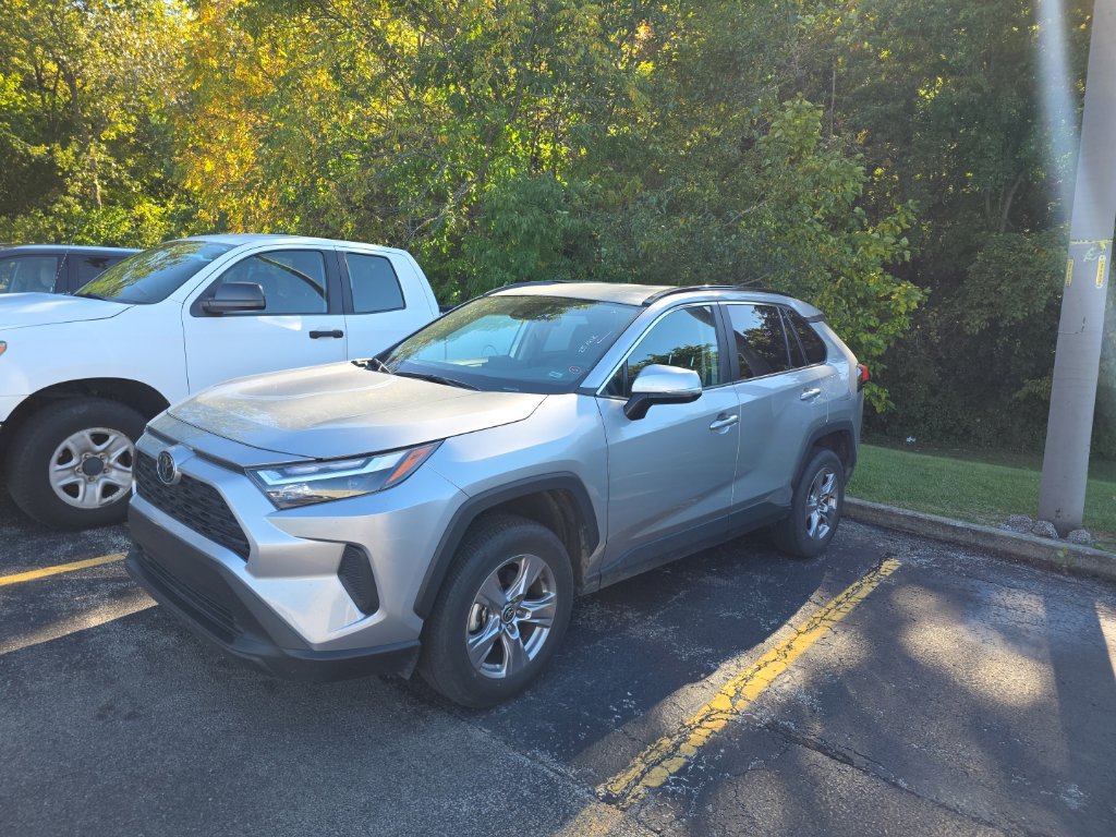 Used 2025 Toyota RAV4 XLE FWD image 1