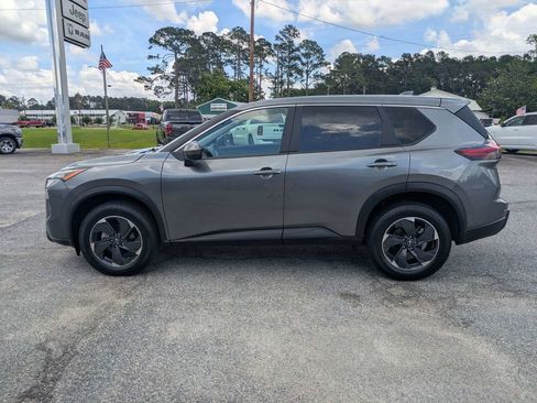 Used 2025 Nissan Rogue SV AWD/4WD image 6