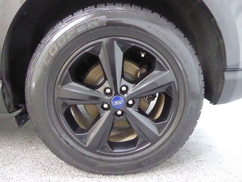 Used 2017 Ford Edge SE image 32