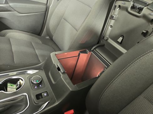 Certified 2023 Chevrolet Traverse LT FWD image 29