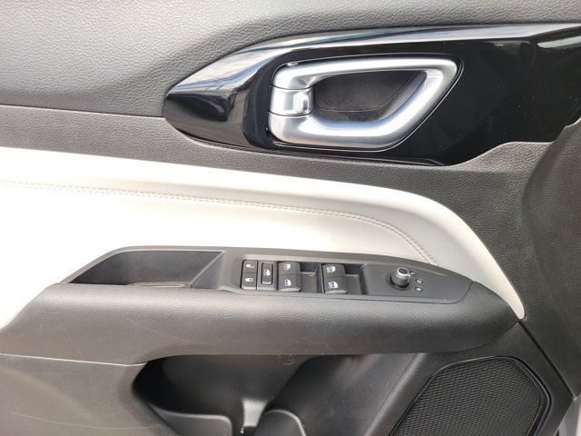 Used 2025 Jeep Compass Limited AWD/4WD image 8