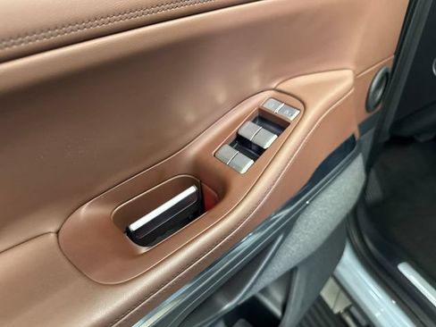 Used 2025 Lincoln Navigator Reserve AWD/4WD image 12