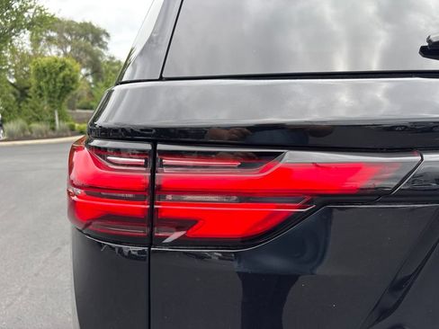 Used 2023 Chevrolet Traverse LT FWD image 24