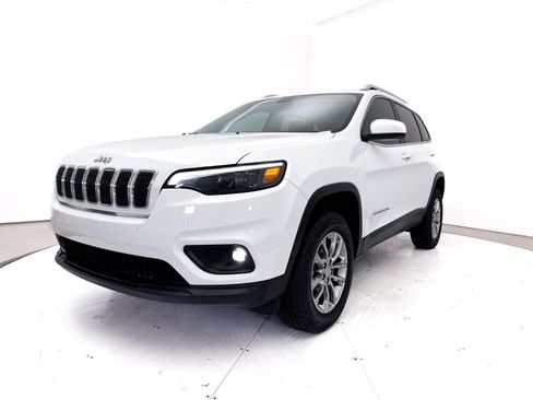 Used 2019 Jeep Cherokee Latitude Plus w/ Comfort/Convenience Group AWD/4WD image 14