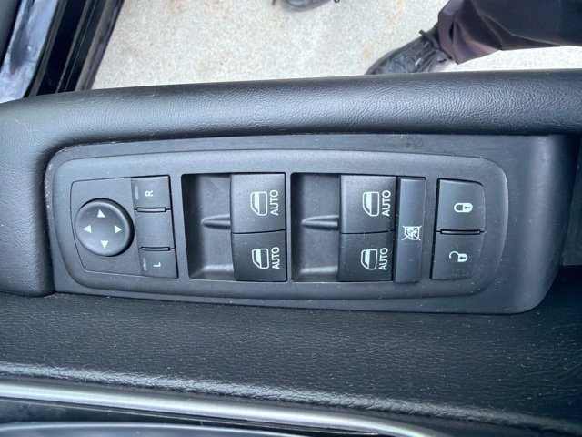 Used 2026 Chrysler Pacifica Select FWD image 17