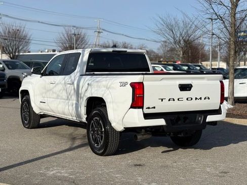 Used 2025 Toyota Tacoma SR5 image 7