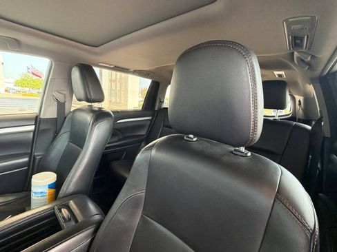 Used 2018 Toyota Highlander XLE w/ Protection Package #3 AWD/4WD image 21