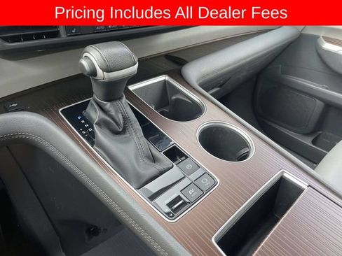 Used 2023 Toyota Sienna XLE FWD image 37
