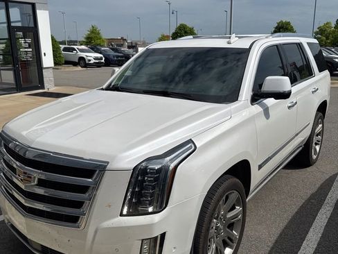 Used 2020 Cadillac Escalade Premium Luxury RWD image 8