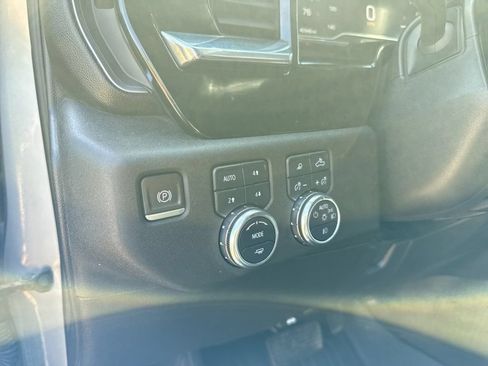 Used 2024 GMC Sierra 2500 SLT w/ SLT Premium Package AWD/4WD image 25