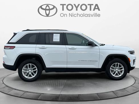 Used 2025 Jeep Grand Cherokee Laredo X image 5