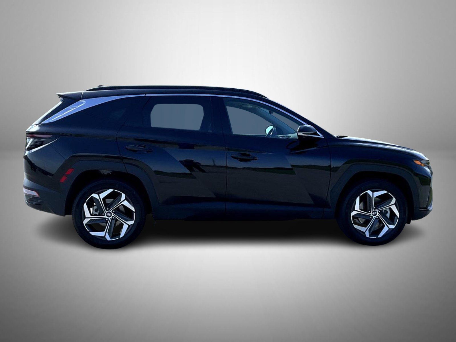Certified 2024 Hyundai Tucson Limited AWD/4WD image 4