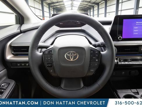Used 2024 Toyota Prius XLE FWD image 5