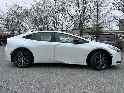 Used 2025 Toyota Prius Limited image 2