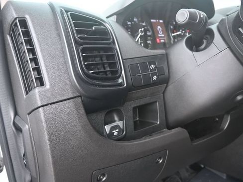 Used 2024 RAM ProMaster 2500 FWD image 9