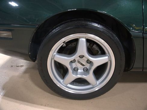 Used 1995 Chevrolet Corvette Coupe image 31