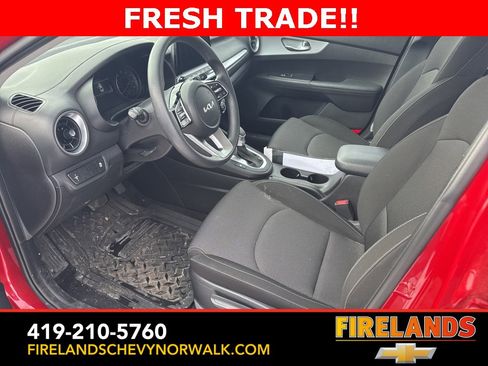 Used 2023 Kia Forte LXS image 4