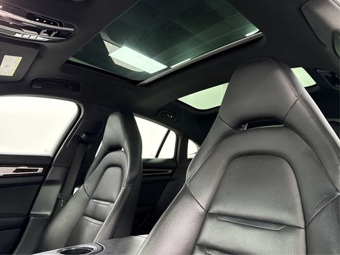 Used 2018 Porsche Panamera 4S image 22