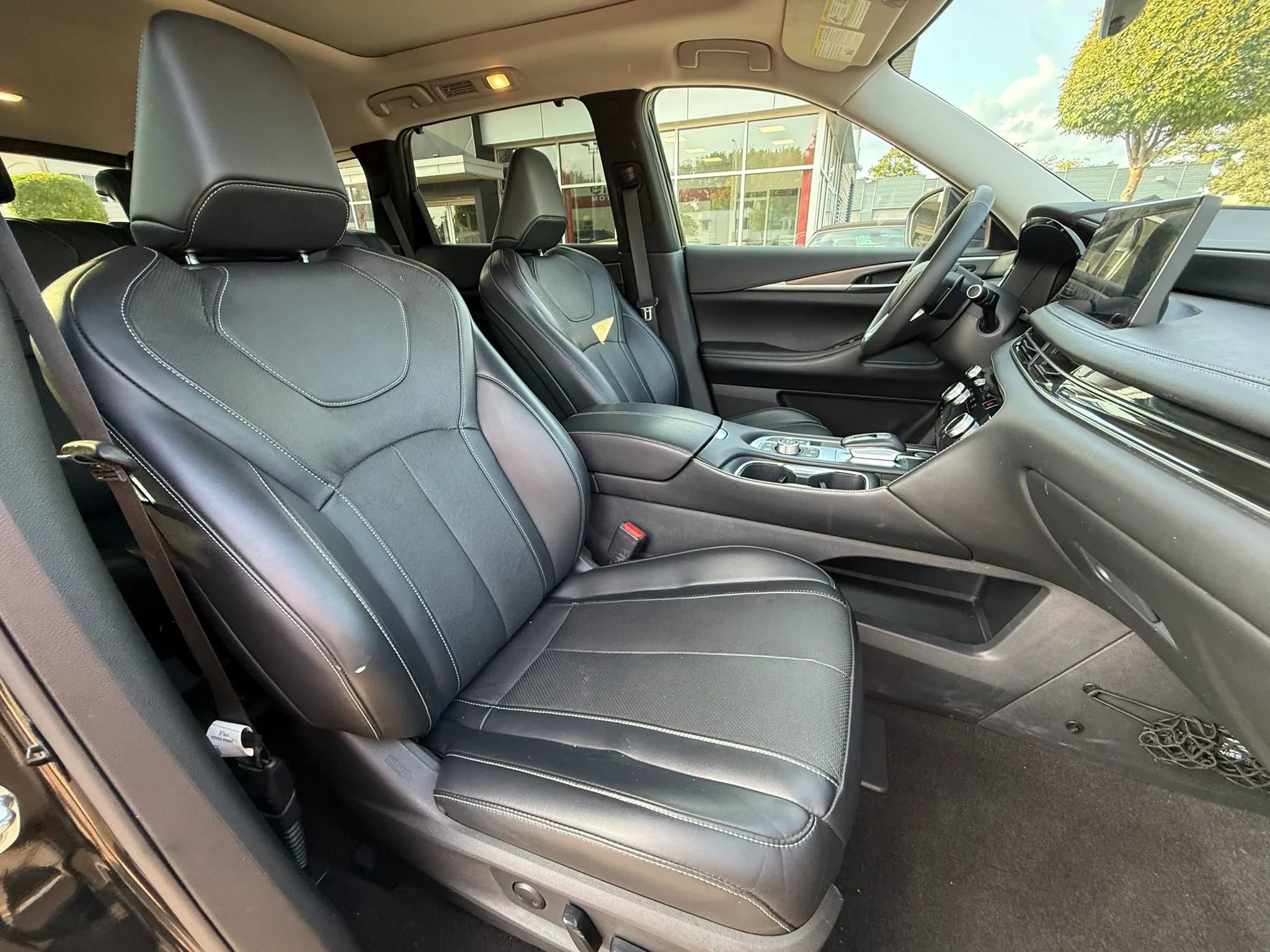 Used 2023 INFINITI QX60 Luxe w/ Cargo Package AWD/4WD image 14
