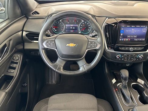 Used 2023 Chevrolet Traverse LT FWD image 18