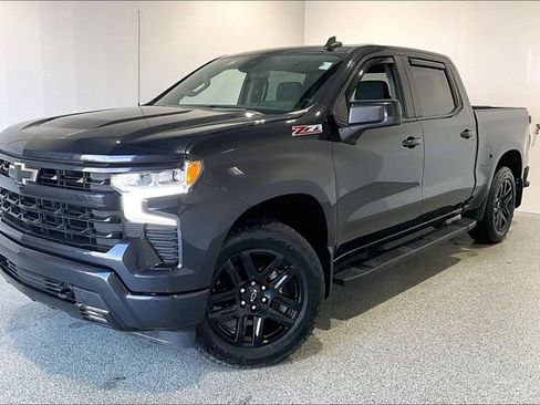 Used 2022 Chevrolet Silverado 1500 RST AWD/4WD image 3