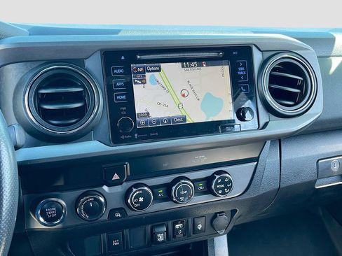 Used 2019 Toyota Tacoma TRD Sport image 13