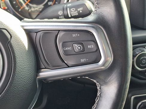 Used 2021 Jeep Wrangler Unlimited Sahara AWD/4WD image 22