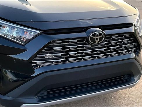 Used 2019 Toyota RAV4 Limited w/ Cold Weather Package FWD image 29