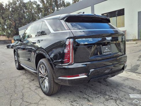 New 2026 Cadillac Escalade IQ Luxury 1 image 10