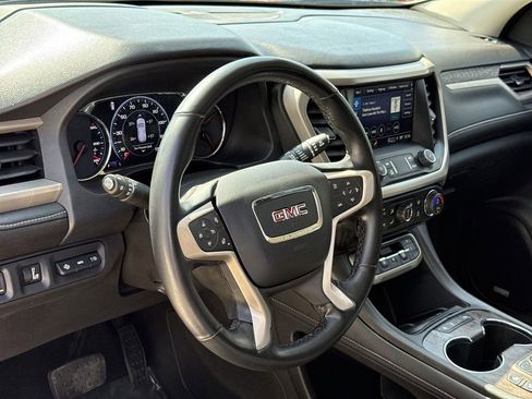 Used 2023 GMC Acadia Denali image 9