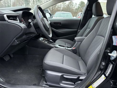 Used 2025 Toyota Corolla LE image 19