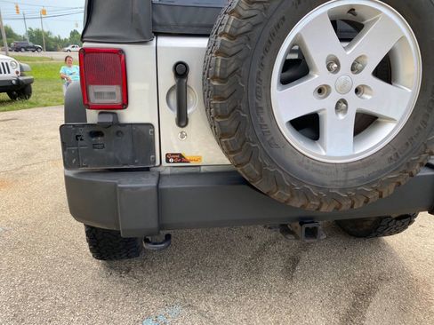 Used 2009 Jeep Wrangler X AWD/4WD image 42